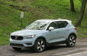 2025 Volvo XC40